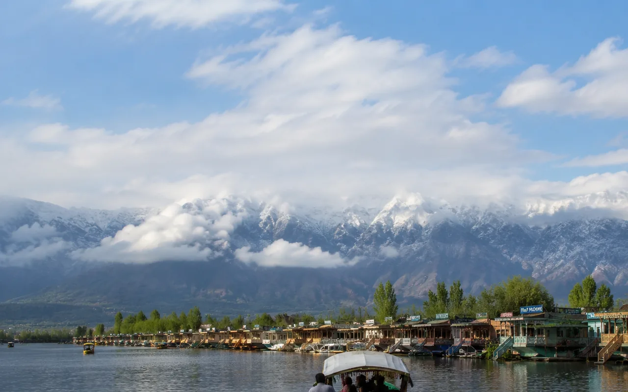 Srinagar Dal Lake